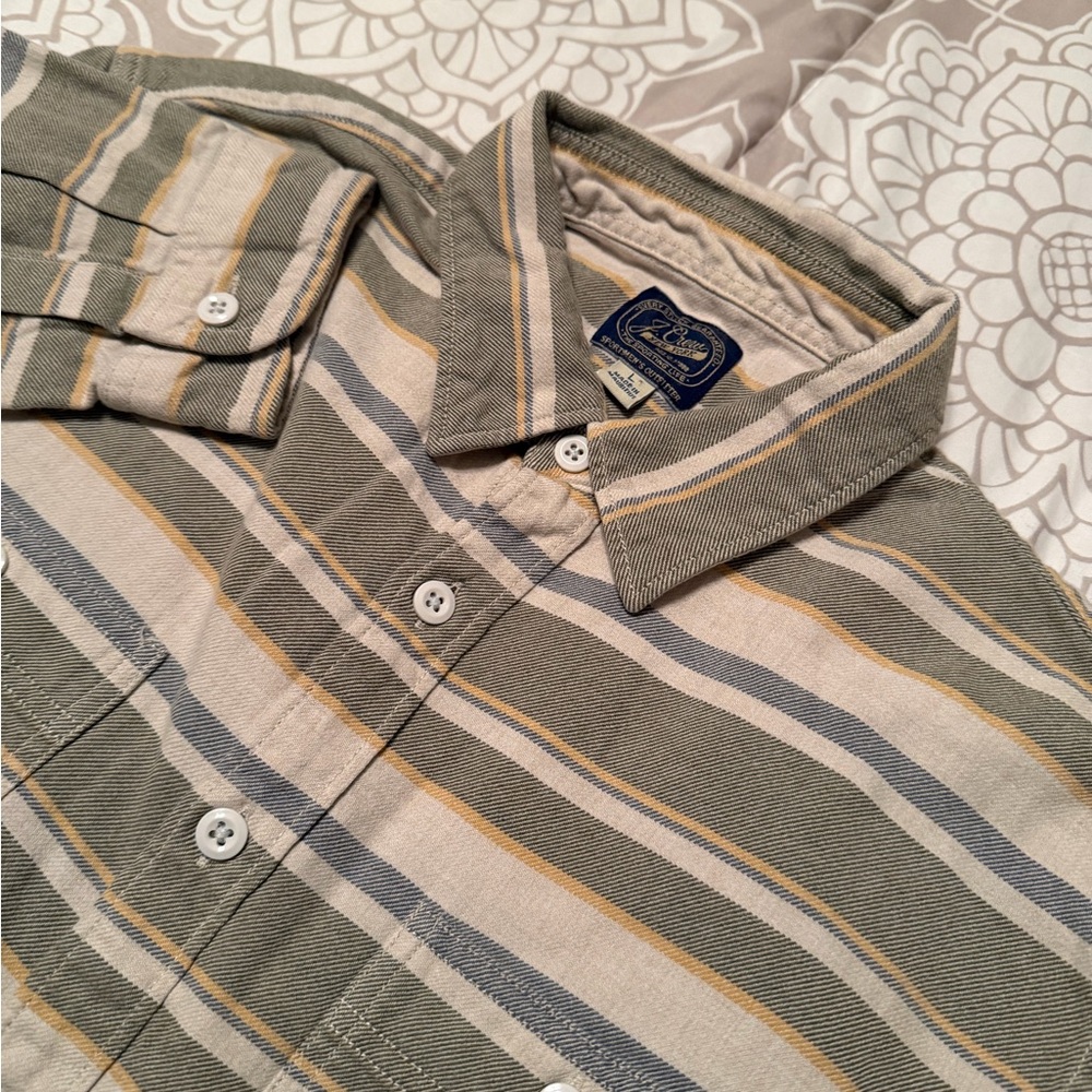 J. Crew Sportmens Outfitter Men's Shirt in Gray, Yellow, and Blue Stripes